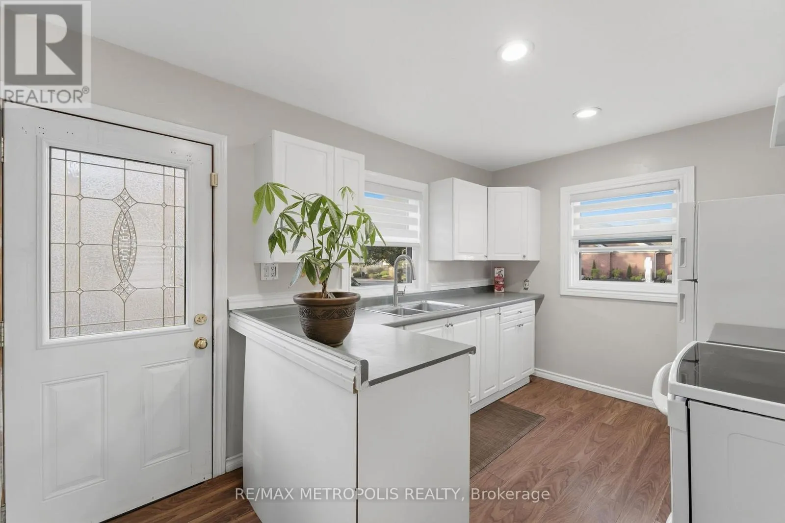MAIN FL - 56 CHARING CROSS STREET
