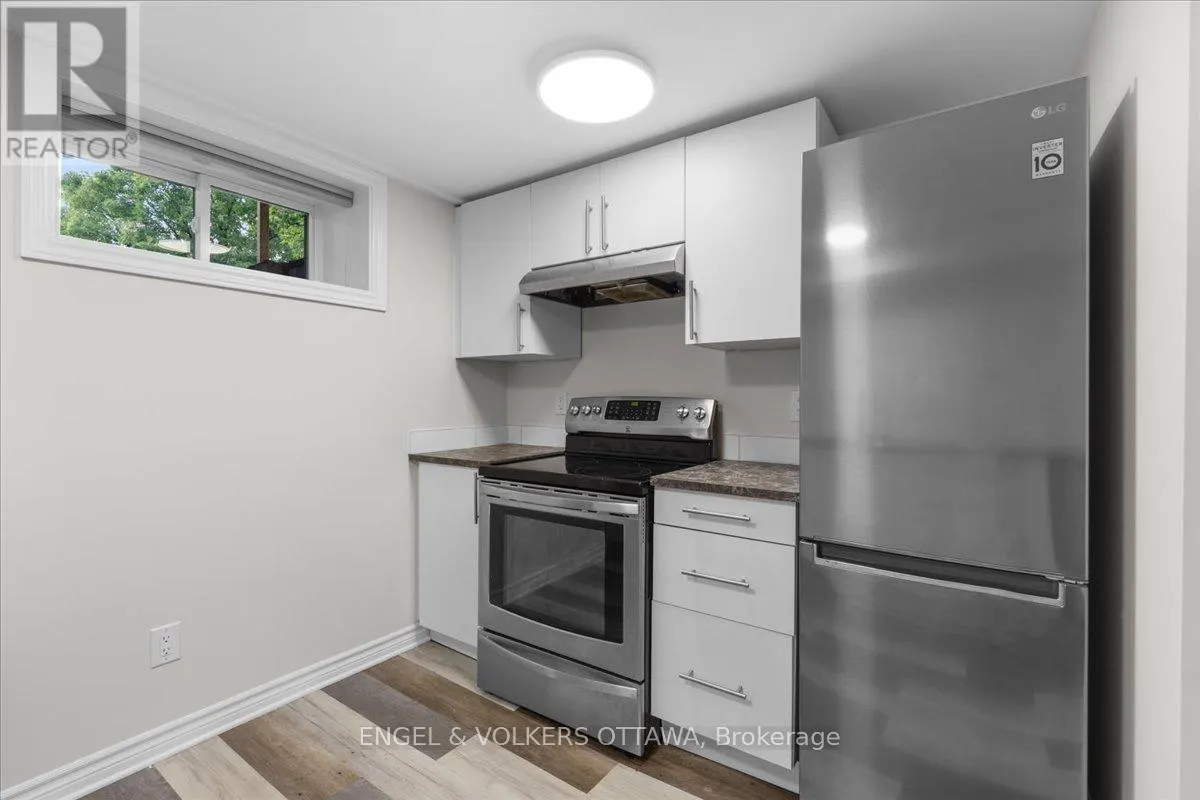 B - 616 BROWNING AVENUE