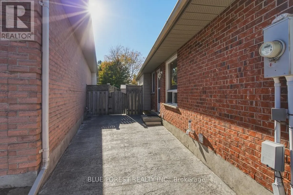 39 GERALD CRESCENT