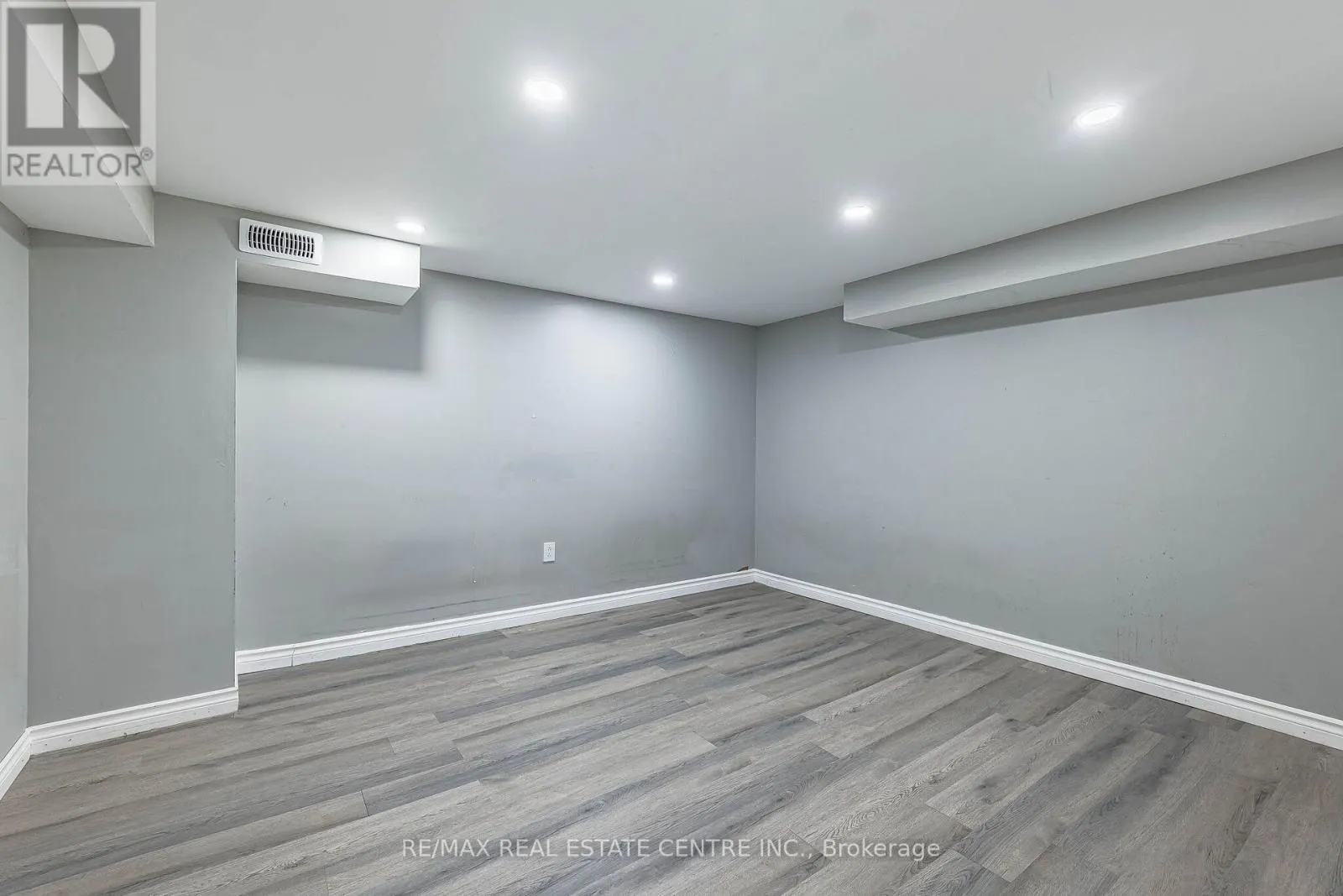 1465 MAIN STREET E