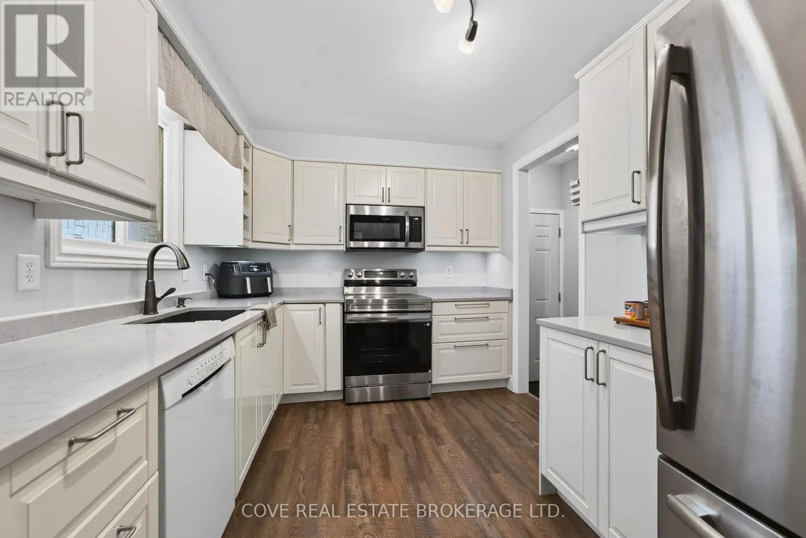 38 RANCHWOOD CRESCENT