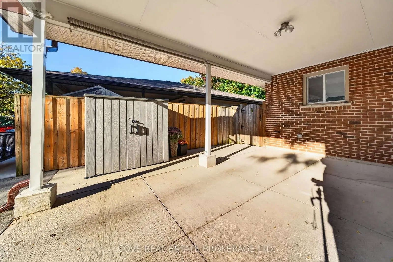 38 RANCHWOOD CRESCENT