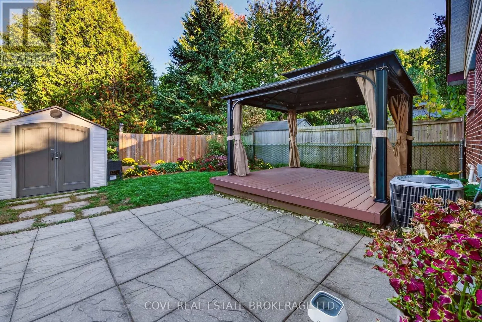 38 RANCHWOOD CRESCENT