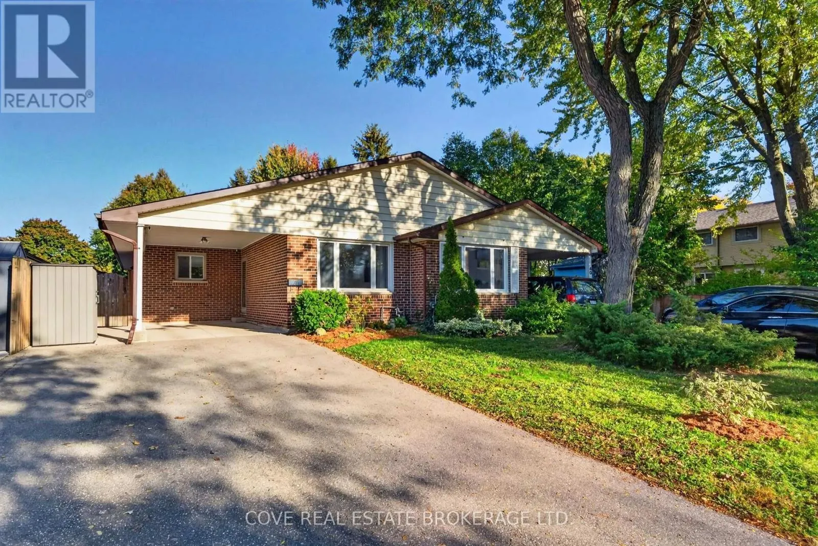 38 RANCHWOOD CRESCENT
