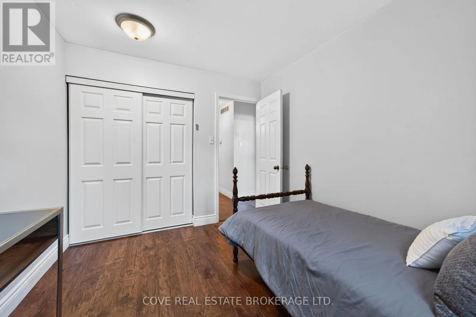 38 RANCHWOOD CRESCENT