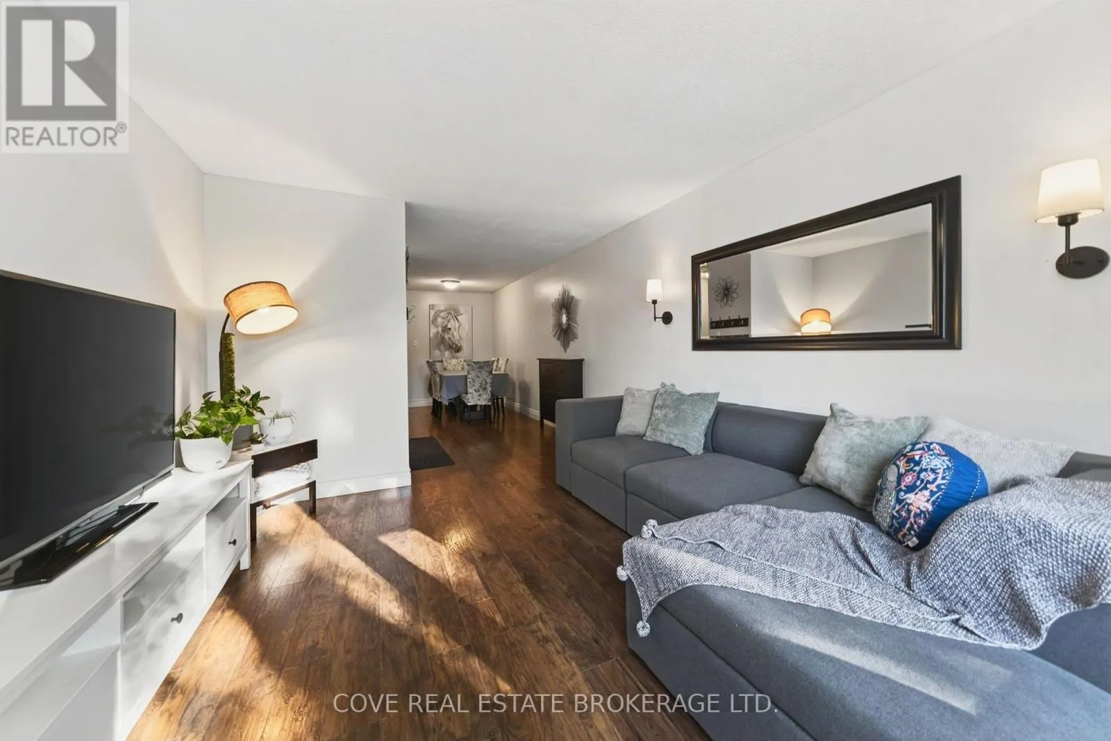 38 RANCHWOOD CRESCENT