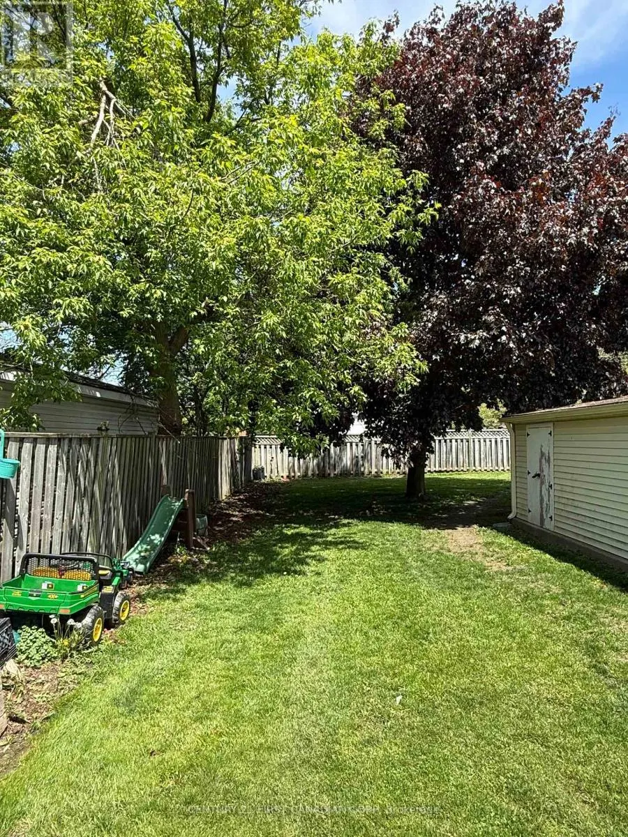 3 - 228 BURNSIDE DRIVE #3