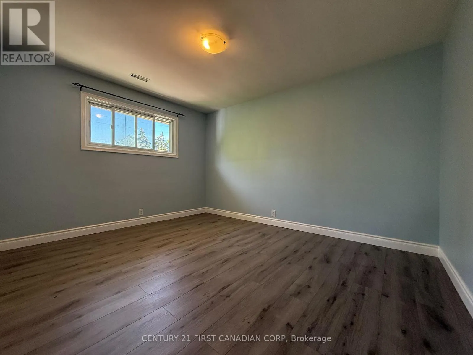 3 - 228 BURNSIDE DRIVE #3