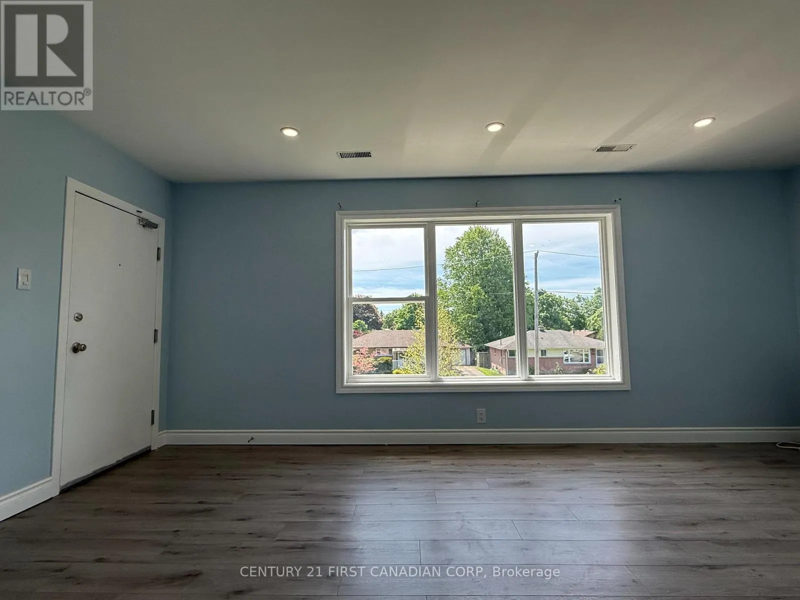 3 - 228 BURNSIDE DRIVE #3