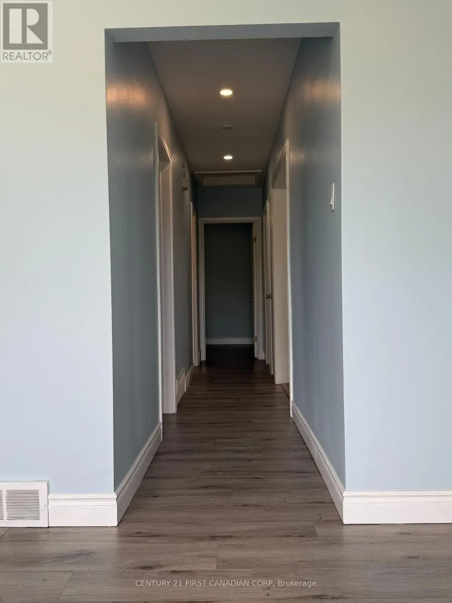 3 - 228 BURNSIDE DRIVE #3