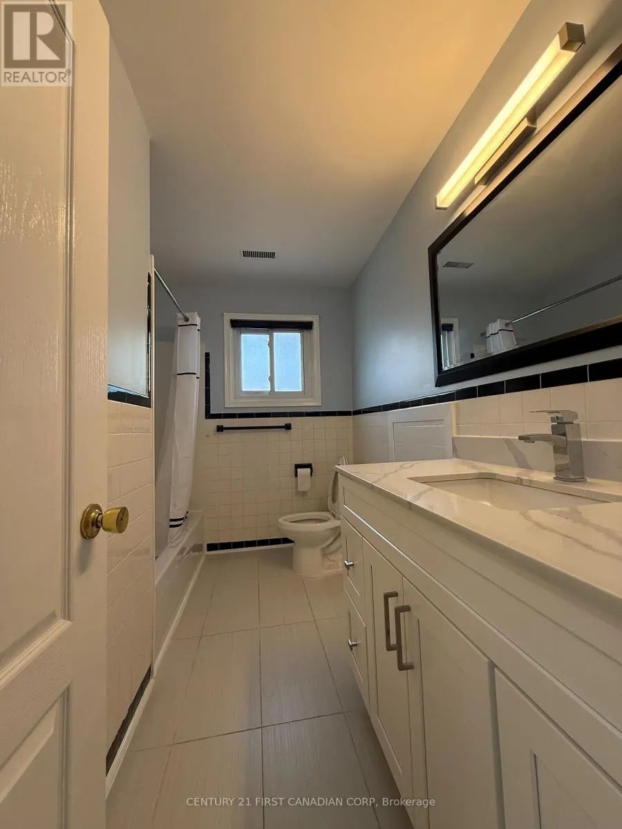 3 - 228 BURNSIDE DRIVE #3