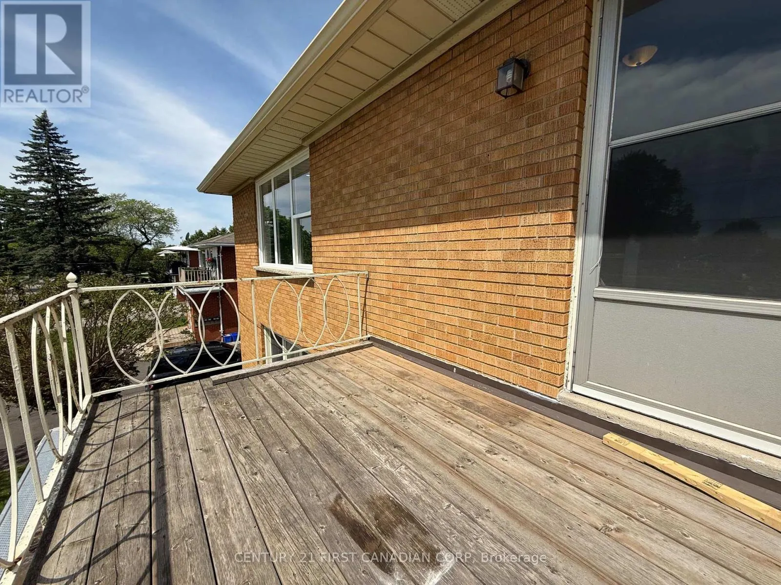3 - 228 BURNSIDE DRIVE #3