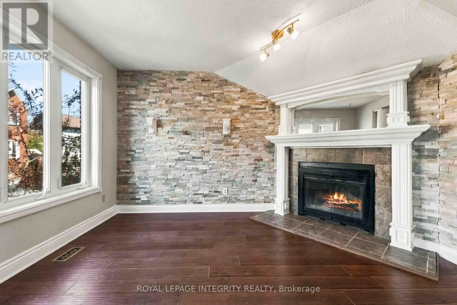 4 BERTON PLACE