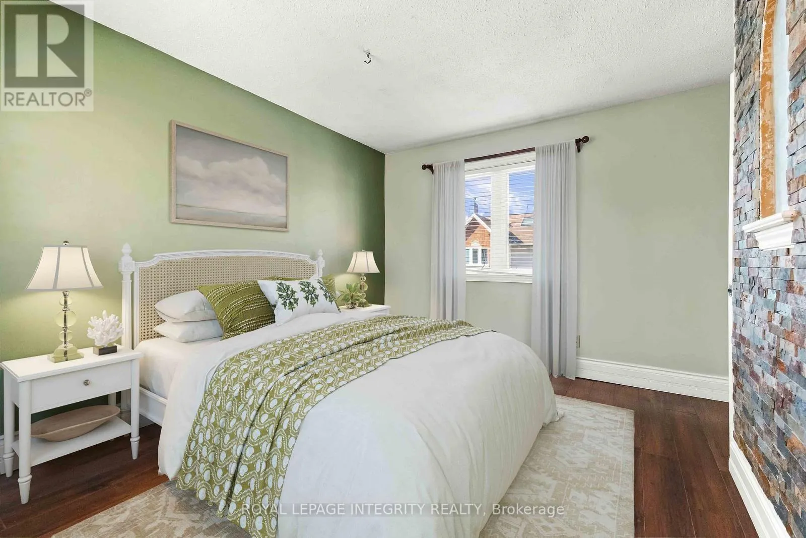 4 BERTON PLACE