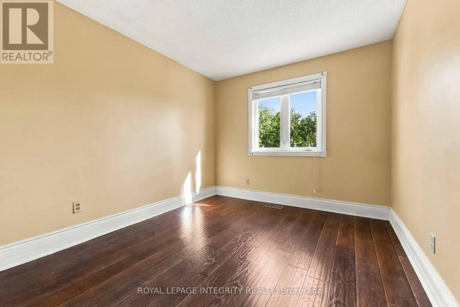 4 BERTON PLACE