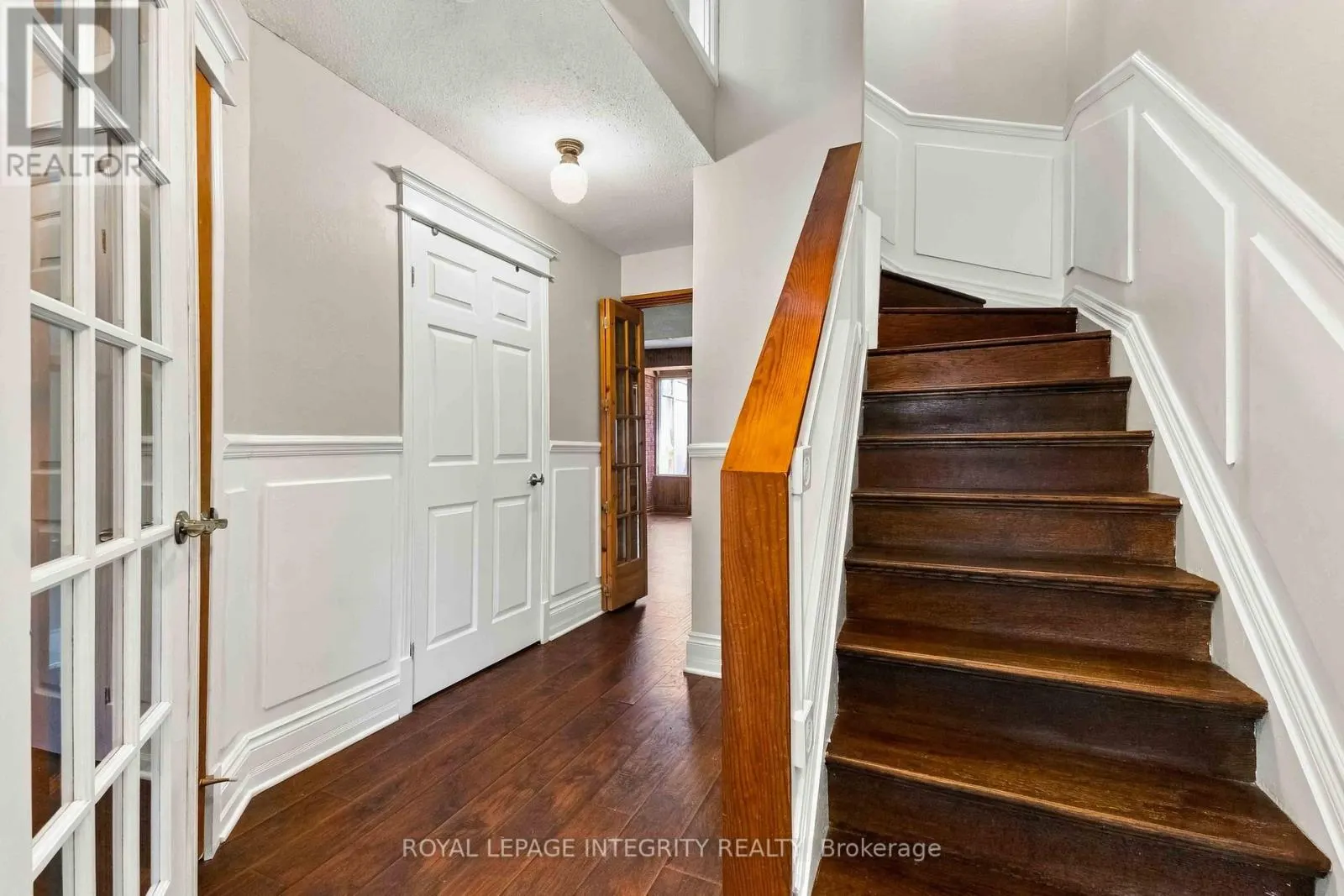 4 BERTON PLACE