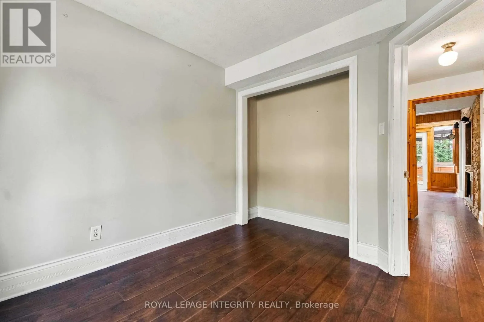 4 BERTON PLACE
