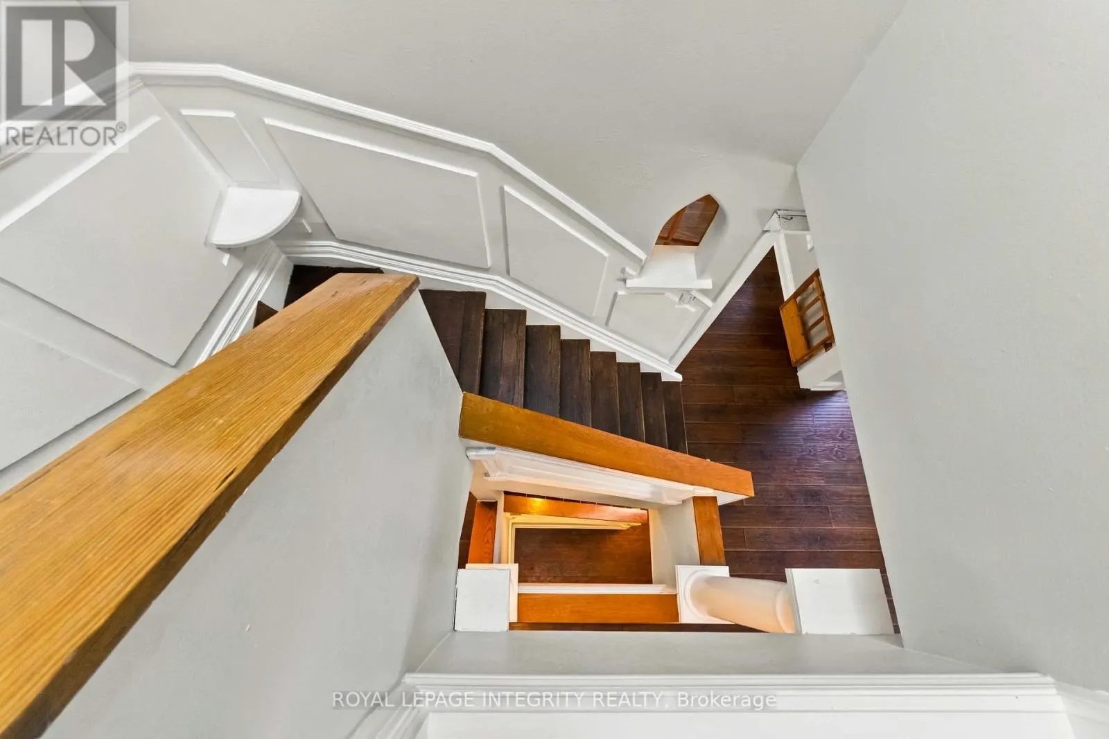 4 BERTON PLACE