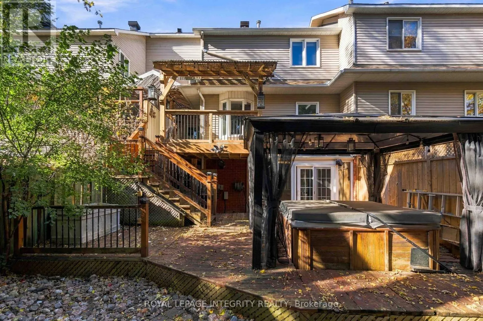 4 BERTON PLACE