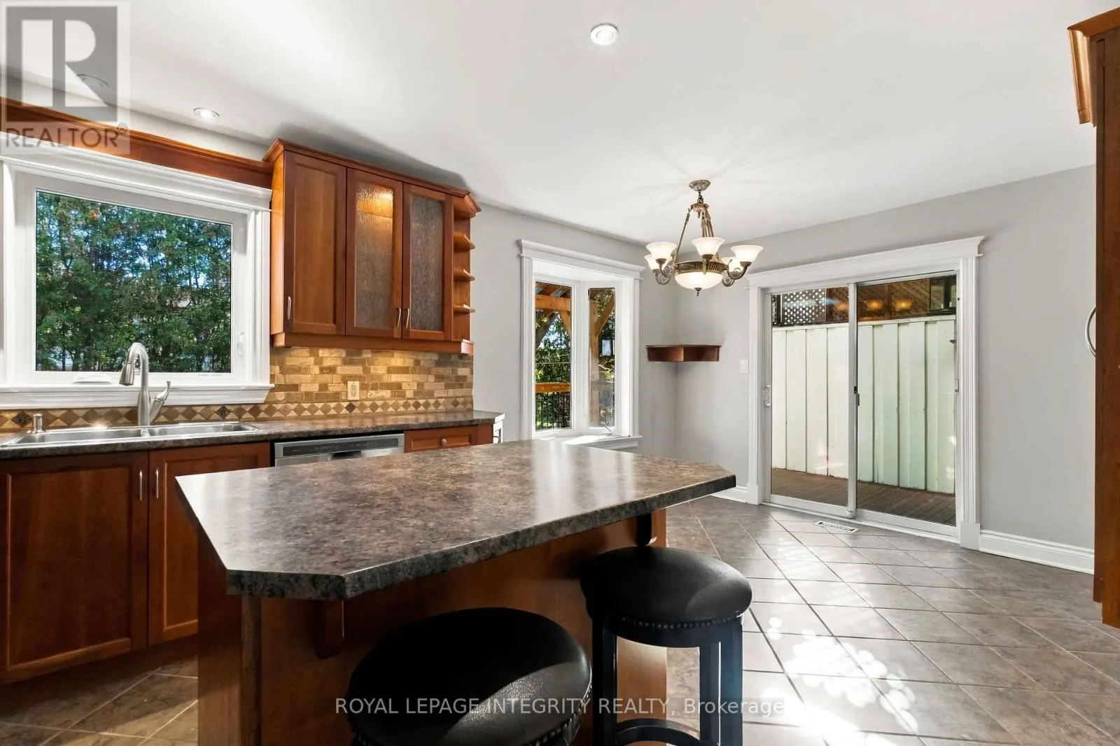 4 BERTON PLACE