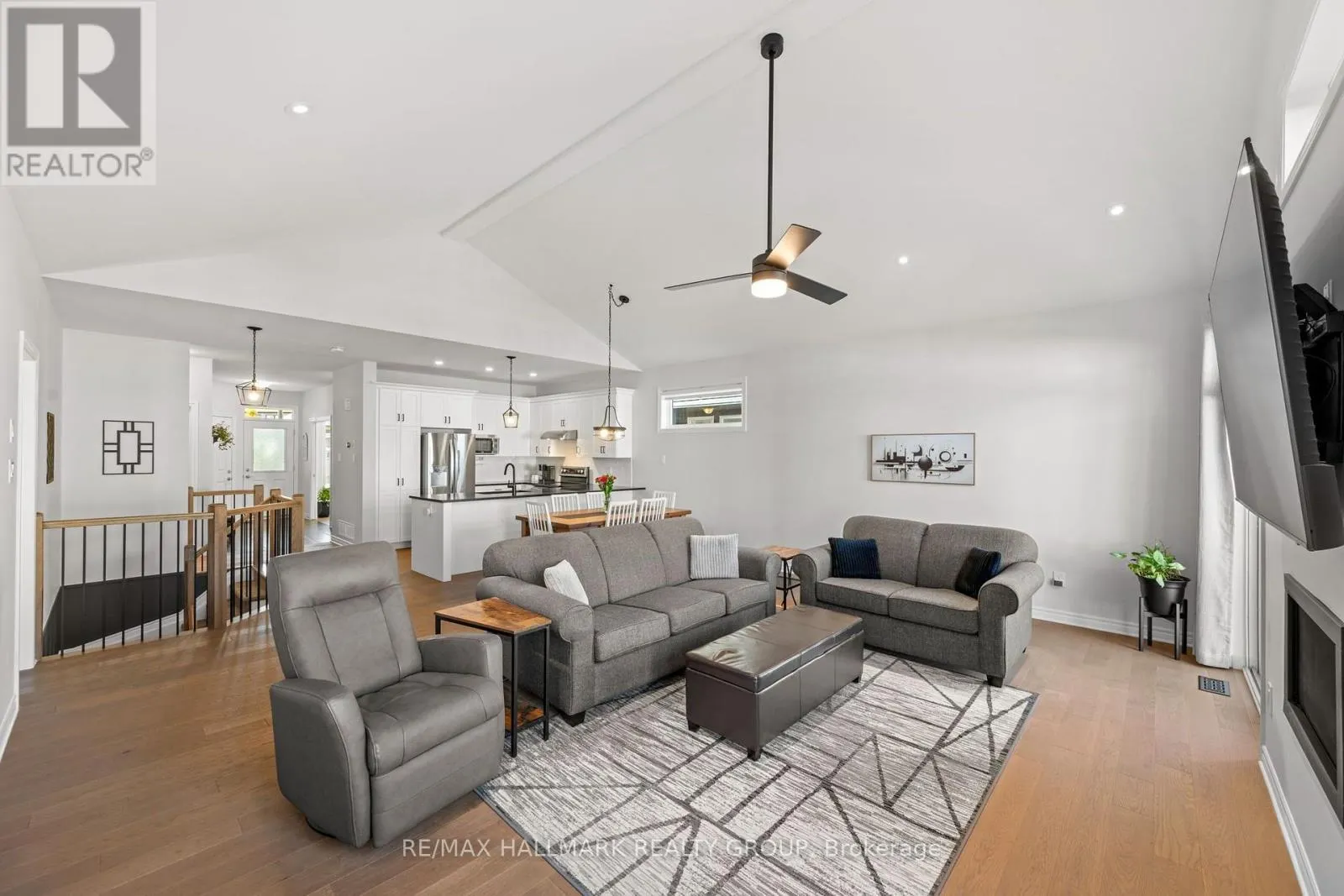 325 SPREADWING WAY