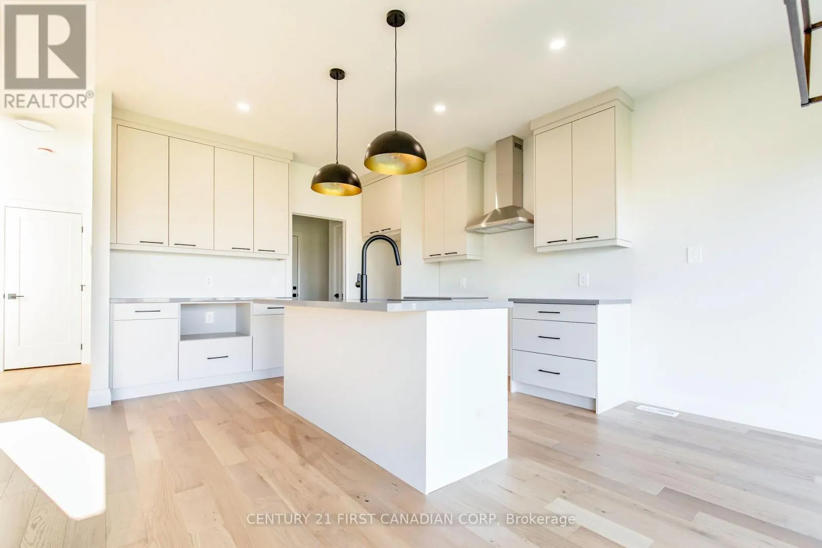 245 HESSELMAN CRESCENT