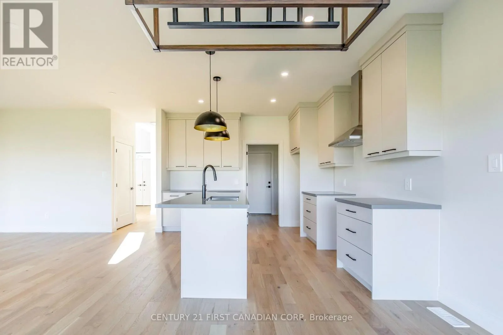 245 HESSELMAN CRESCENT