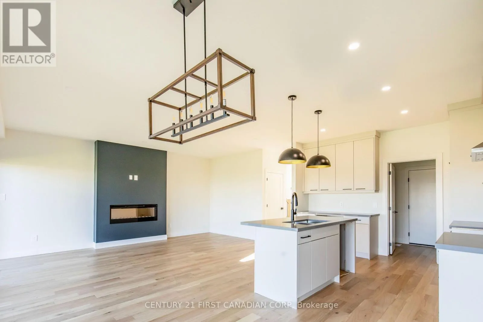 245 HESSELMAN CRESCENT