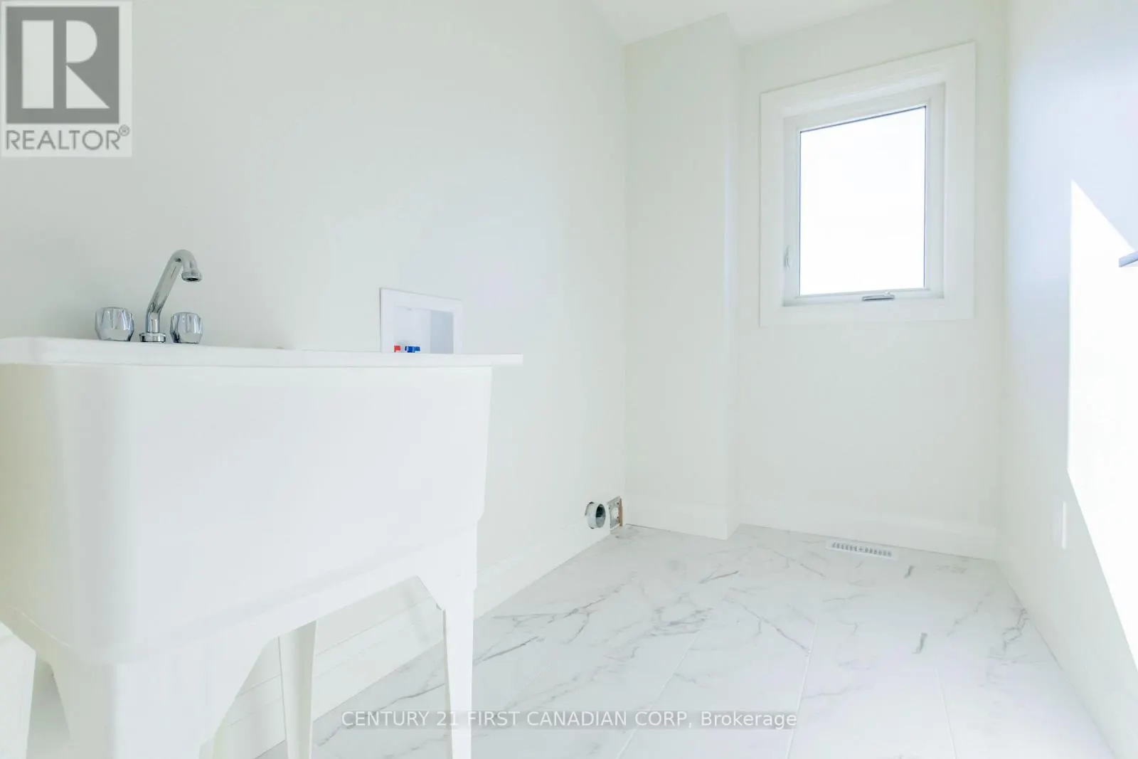 245 HESSELMAN CRESCENT