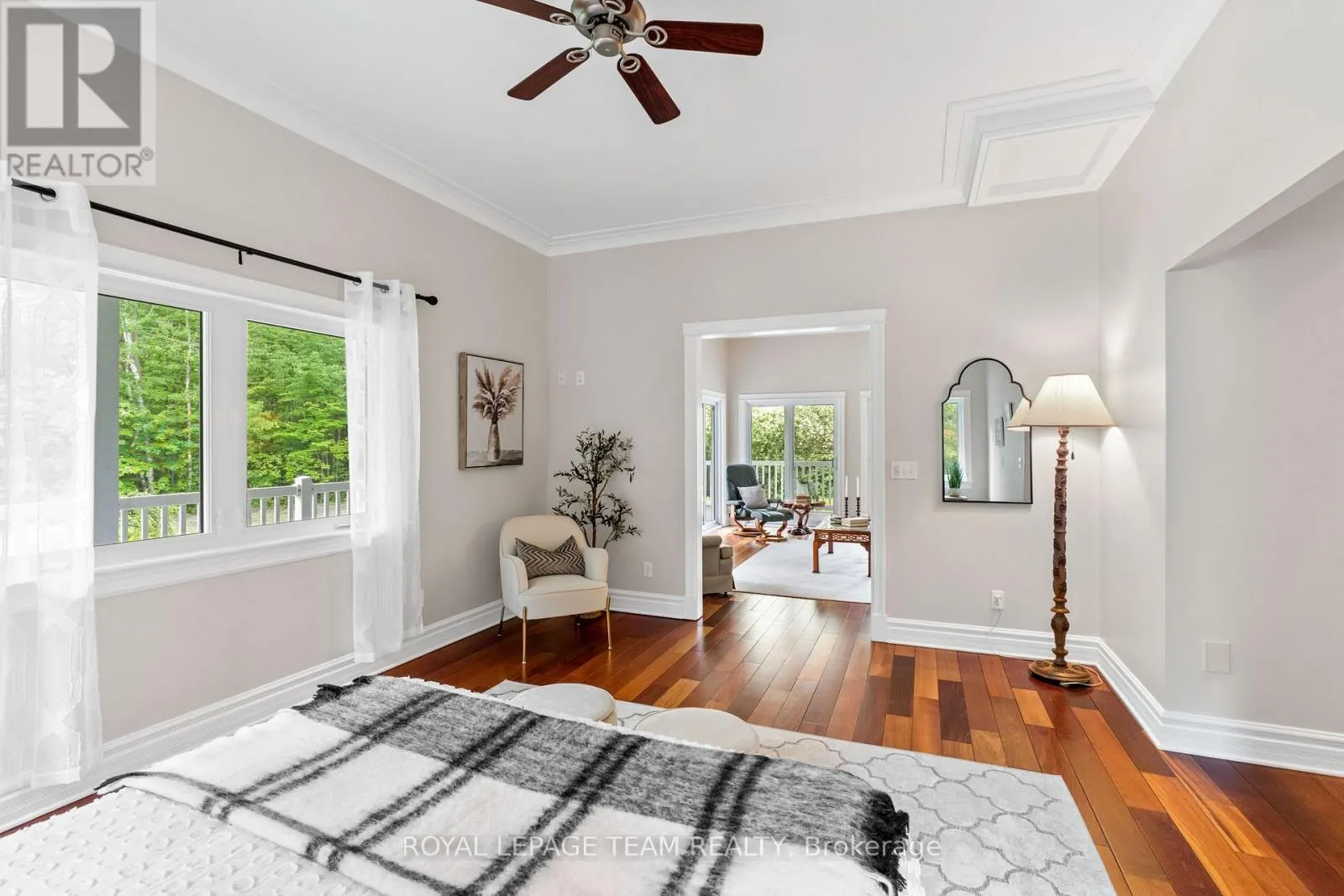 1526 CARSONBY ROAD E