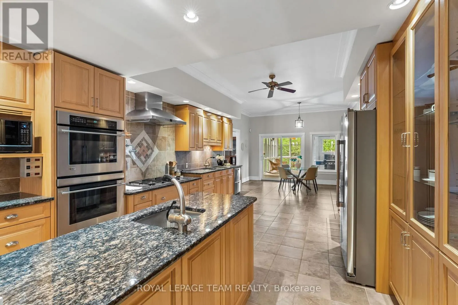 1526 CARSONBY ROAD E