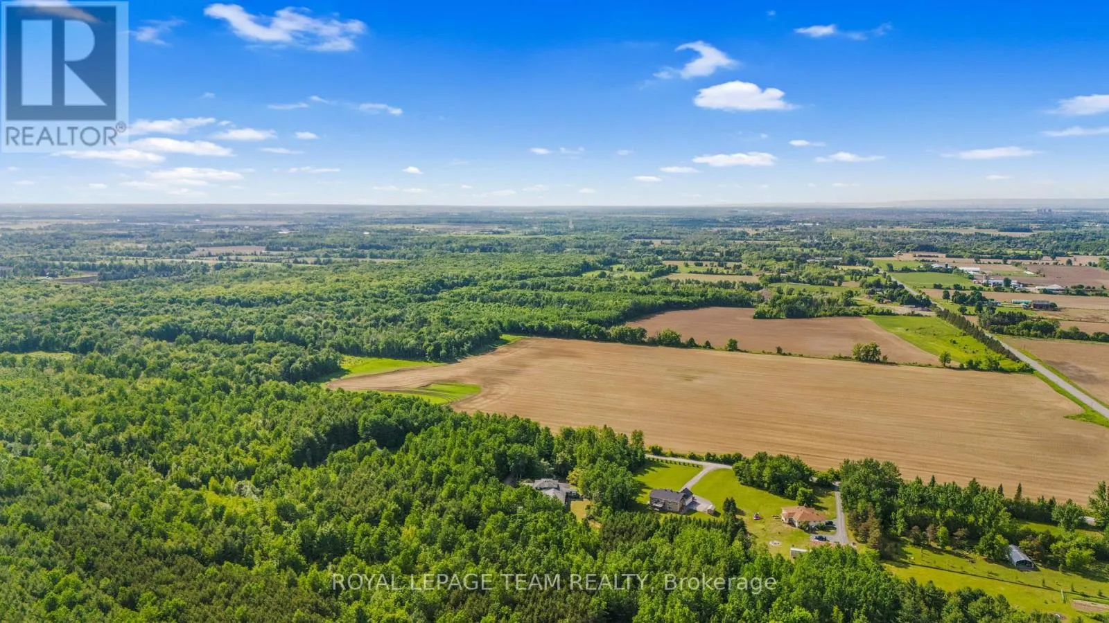 1526 CARSONBY ROAD E