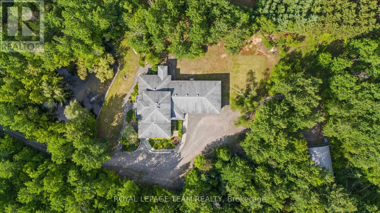1526 CARSONBY ROAD E
