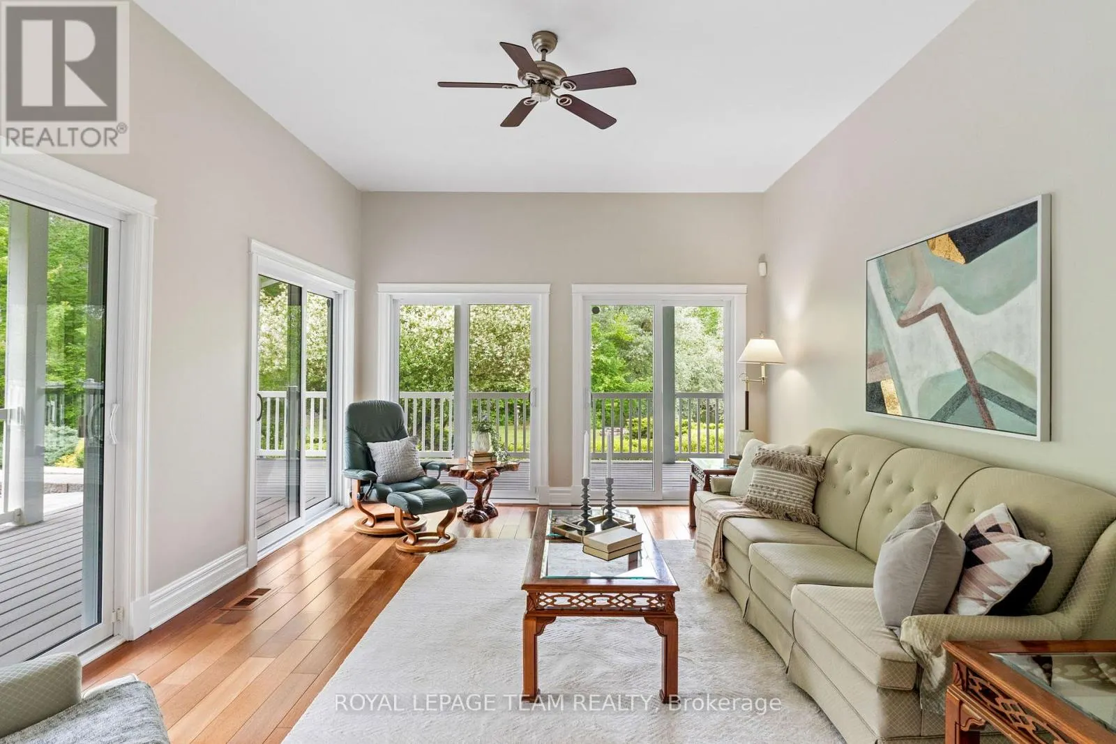 1526 CARSONBY ROAD E
