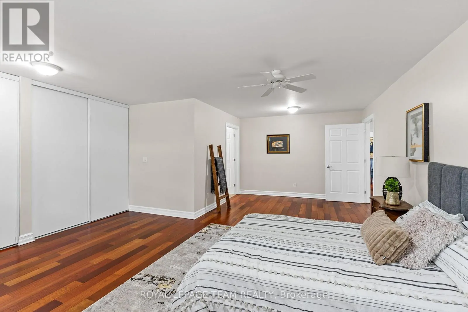 1526 CARSONBY ROAD E