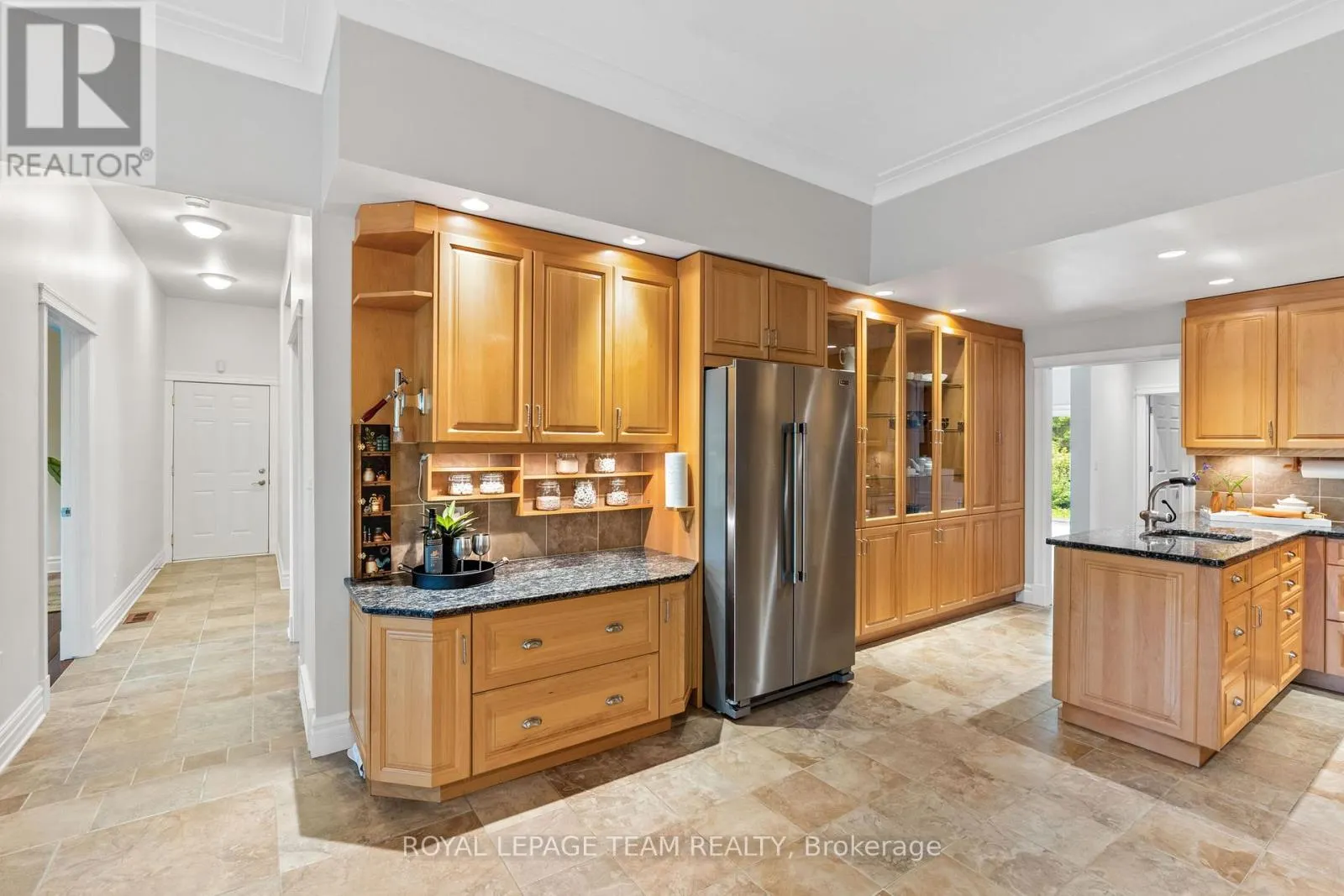 1526 CARSONBY ROAD E