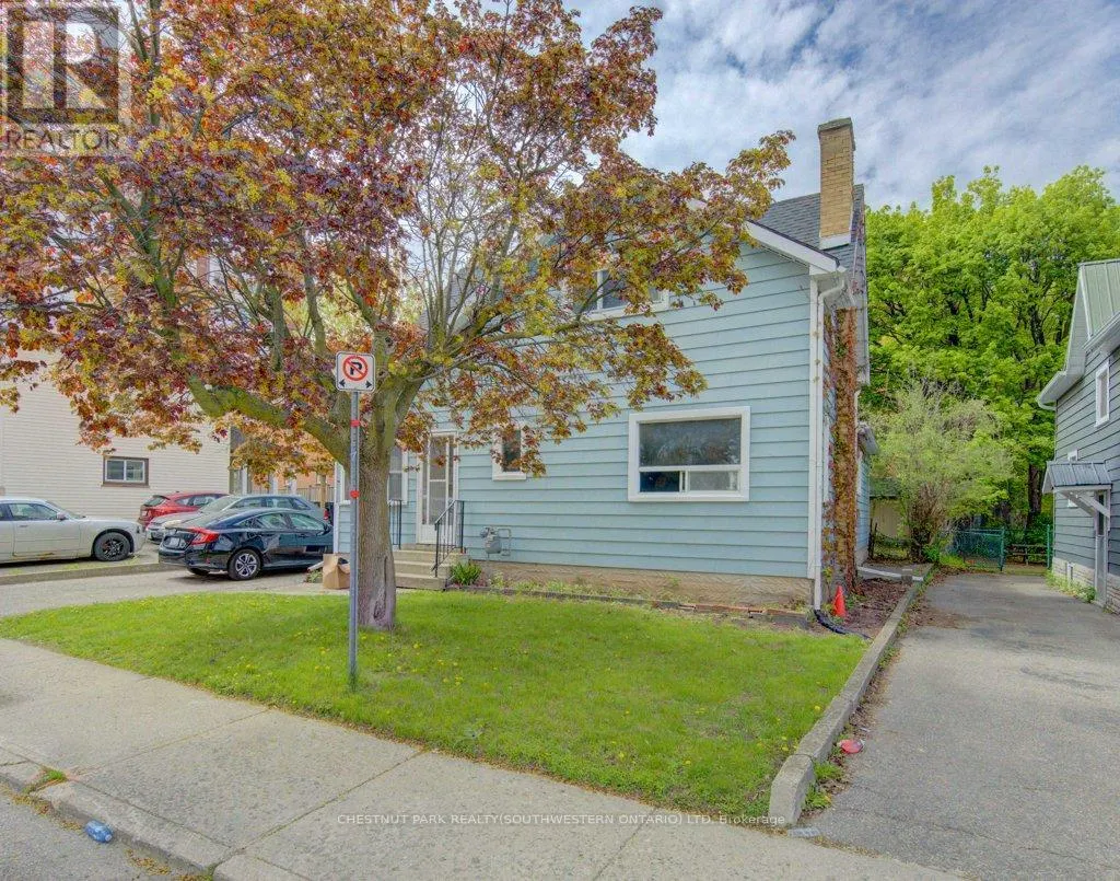 8 MARSHALL STREET