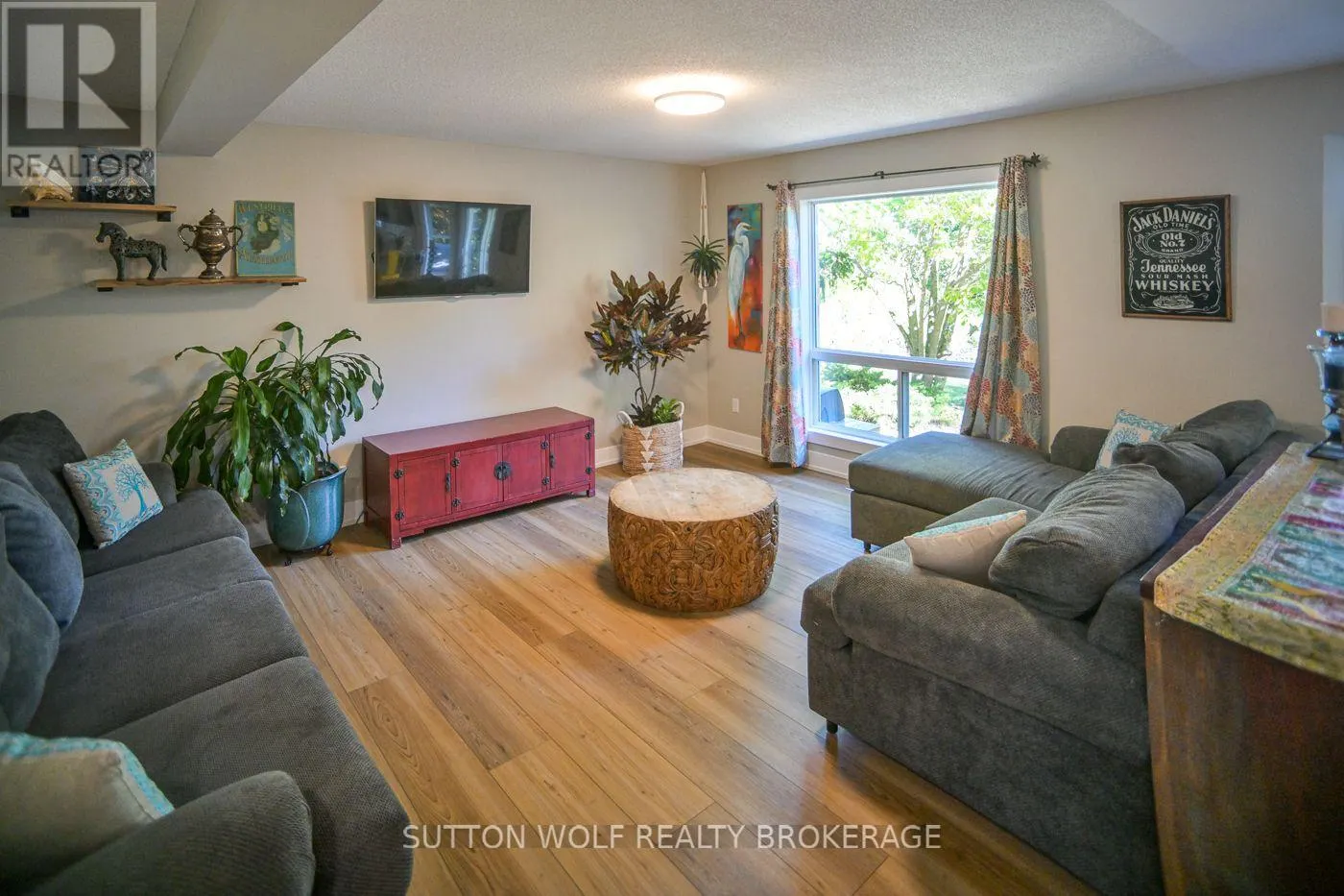 67 WILLOW CRESCENT