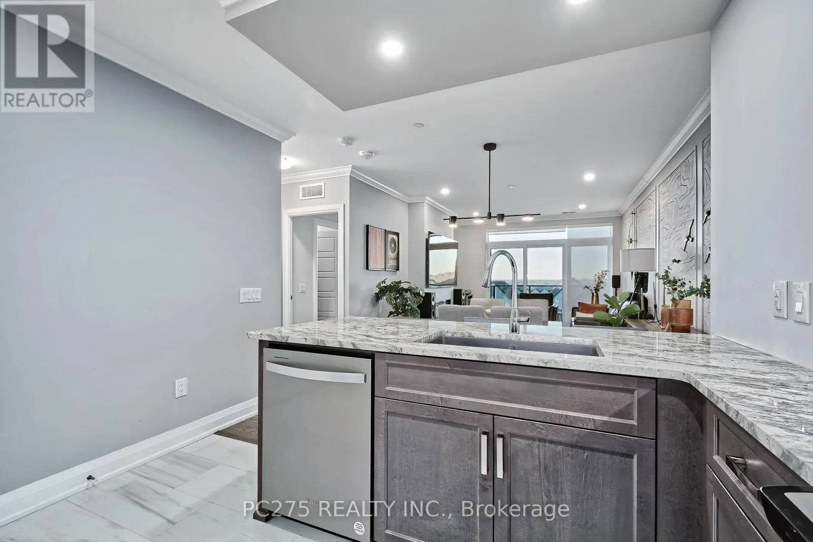 412 - 1975 FOUNTAIN GRASS DRIVE #412