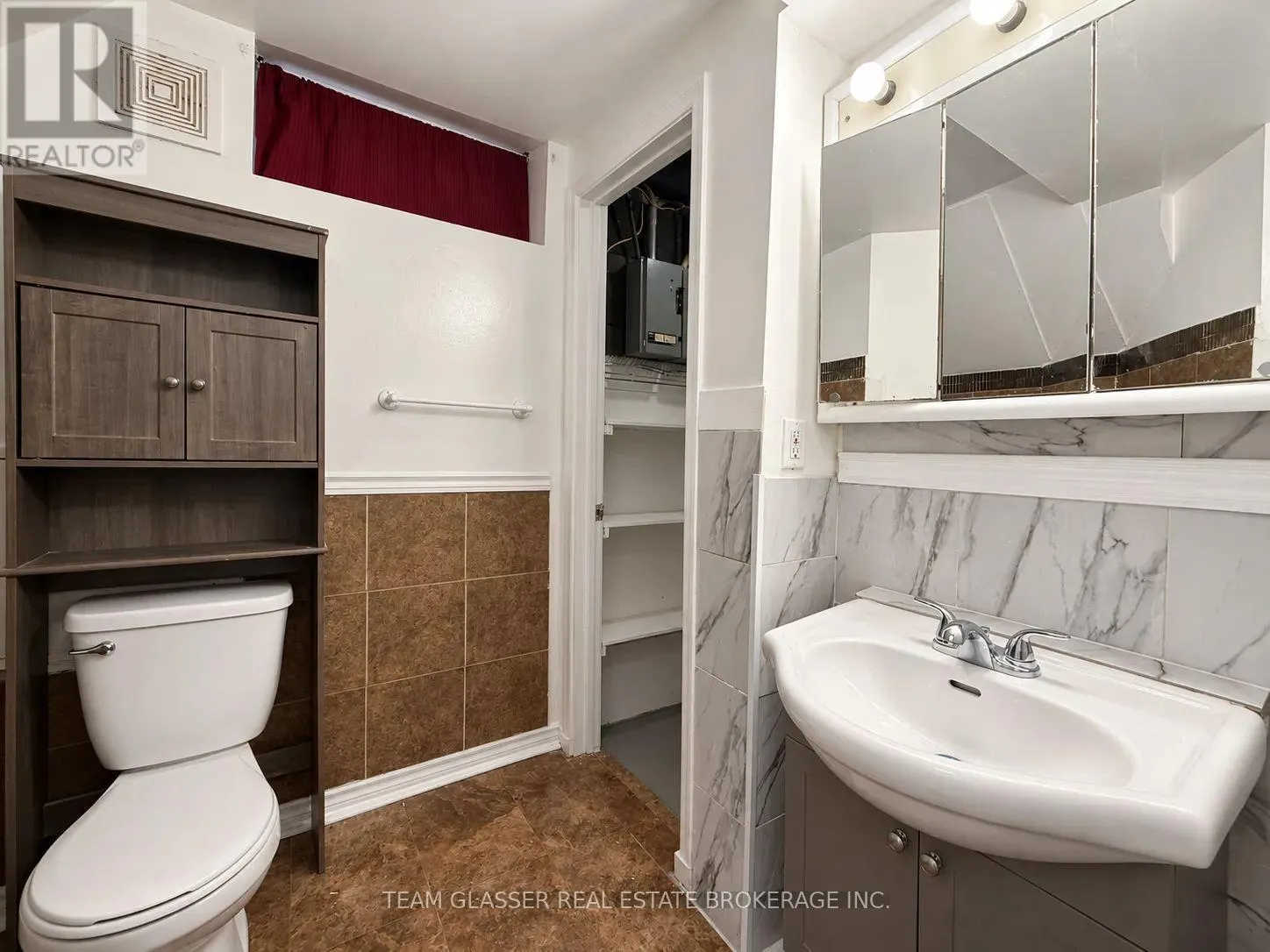 3 - 471 ENGLISH STREET #3