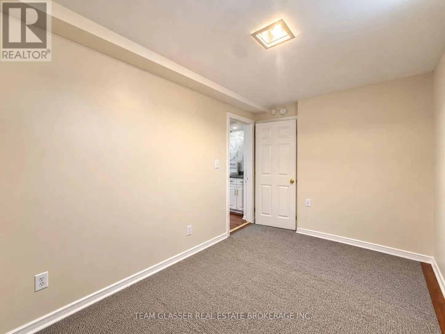 3 - 471 ENGLISH STREET #3