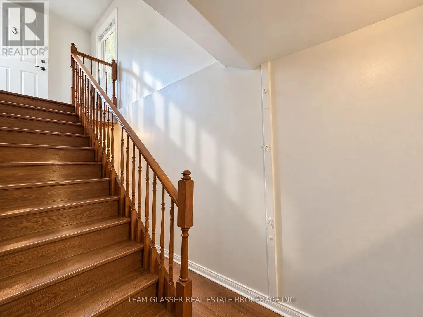 3 - 471 ENGLISH STREET #3