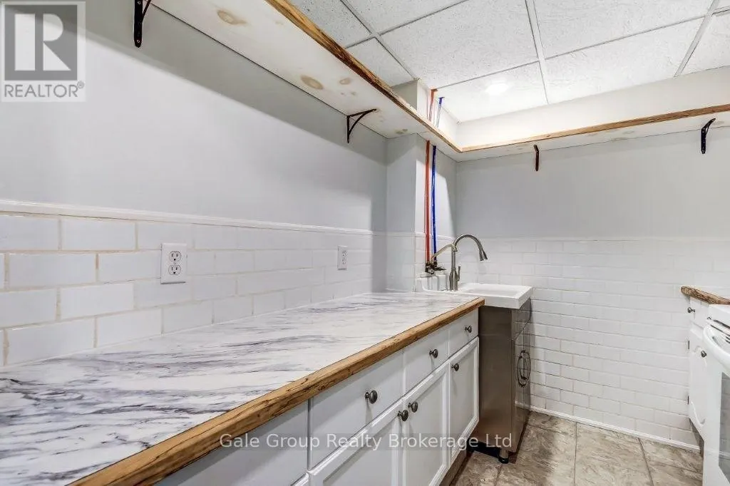 724 GARDEN COURT