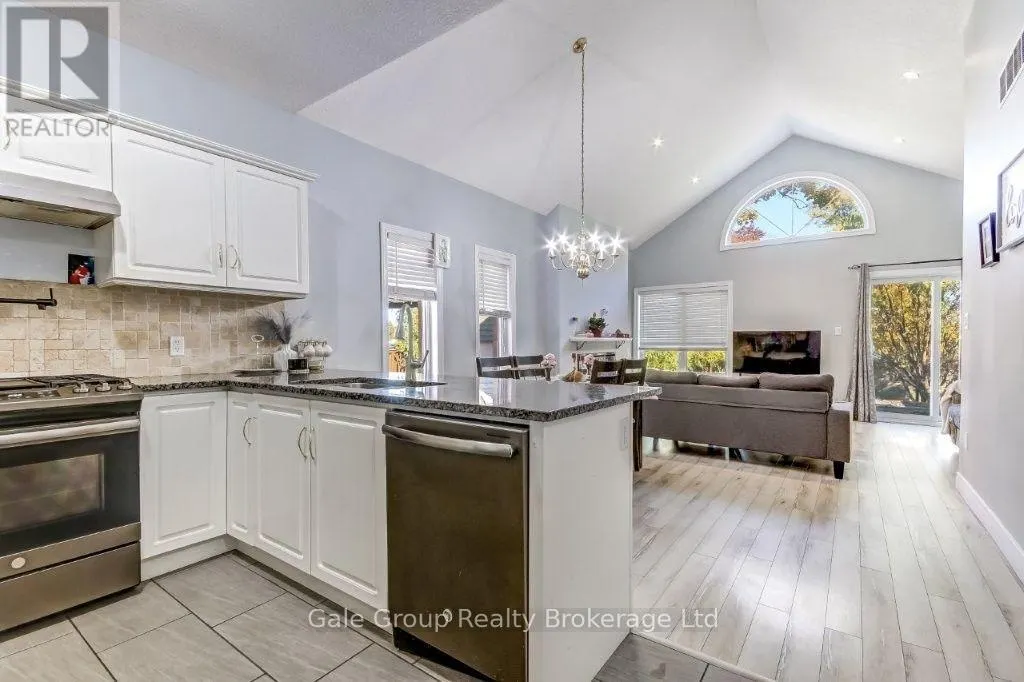 724 GARDEN COURT