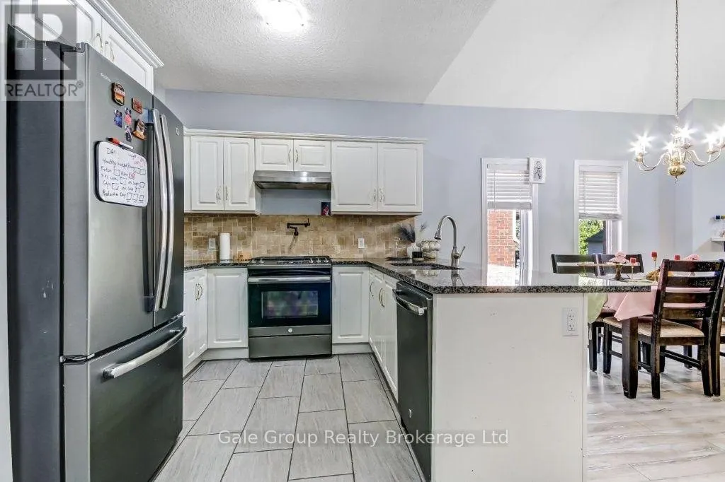 724 GARDEN COURT