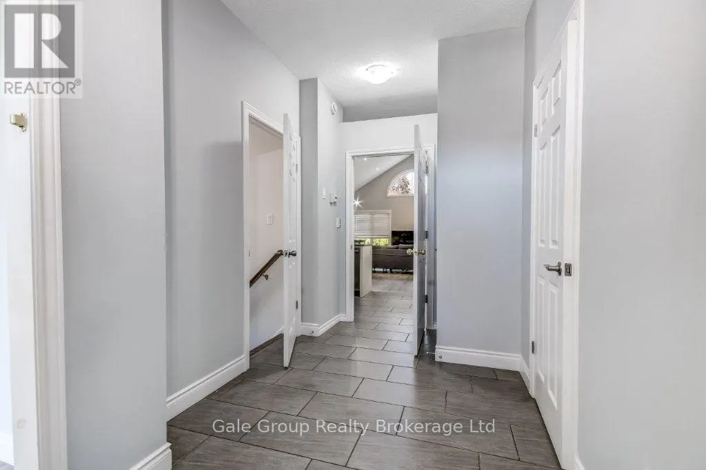 724 GARDEN COURT