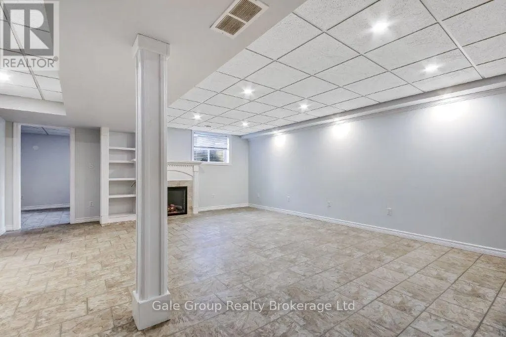 724 GARDEN COURT