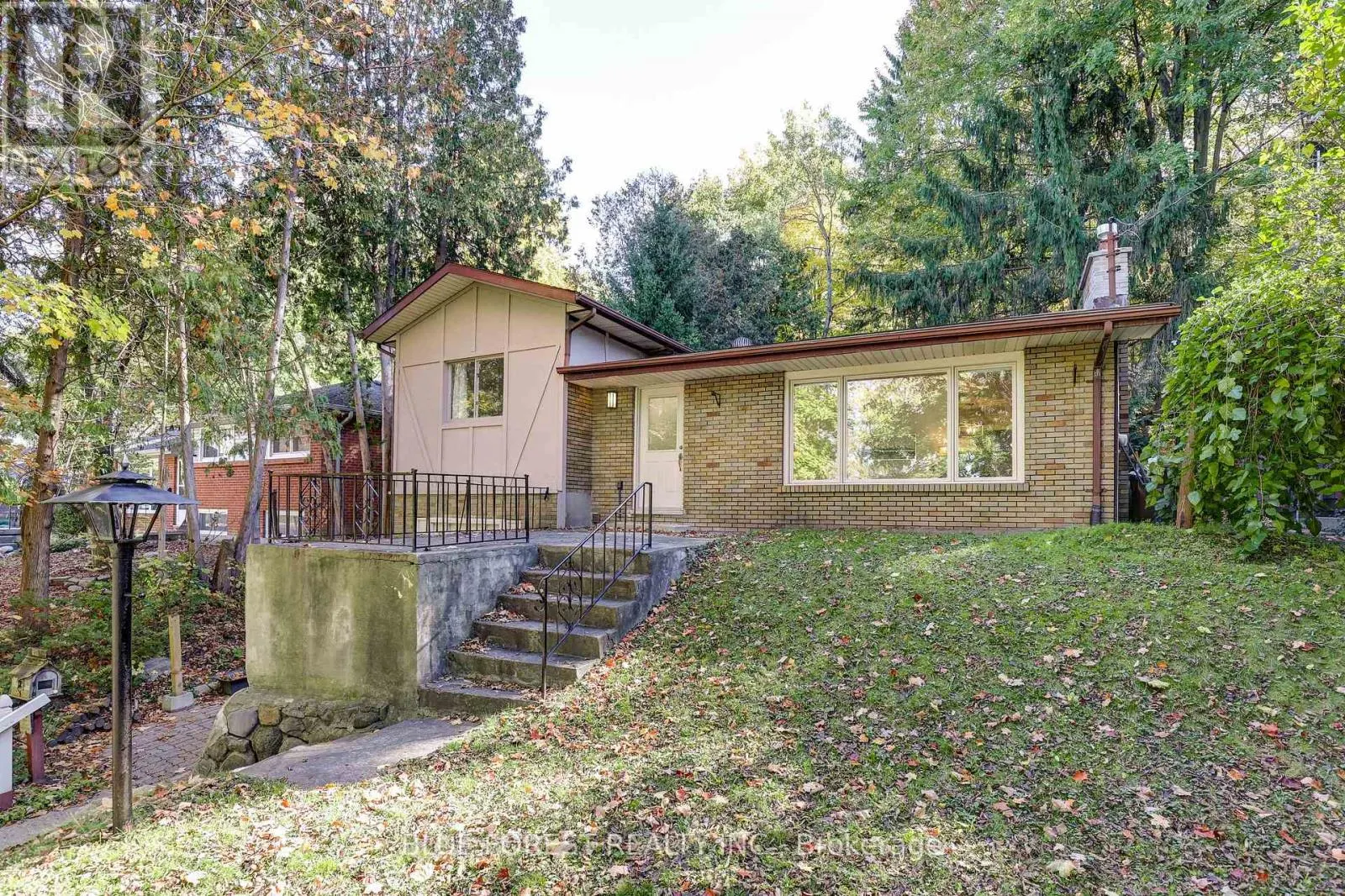 786 SPRINGBANK DRIVE