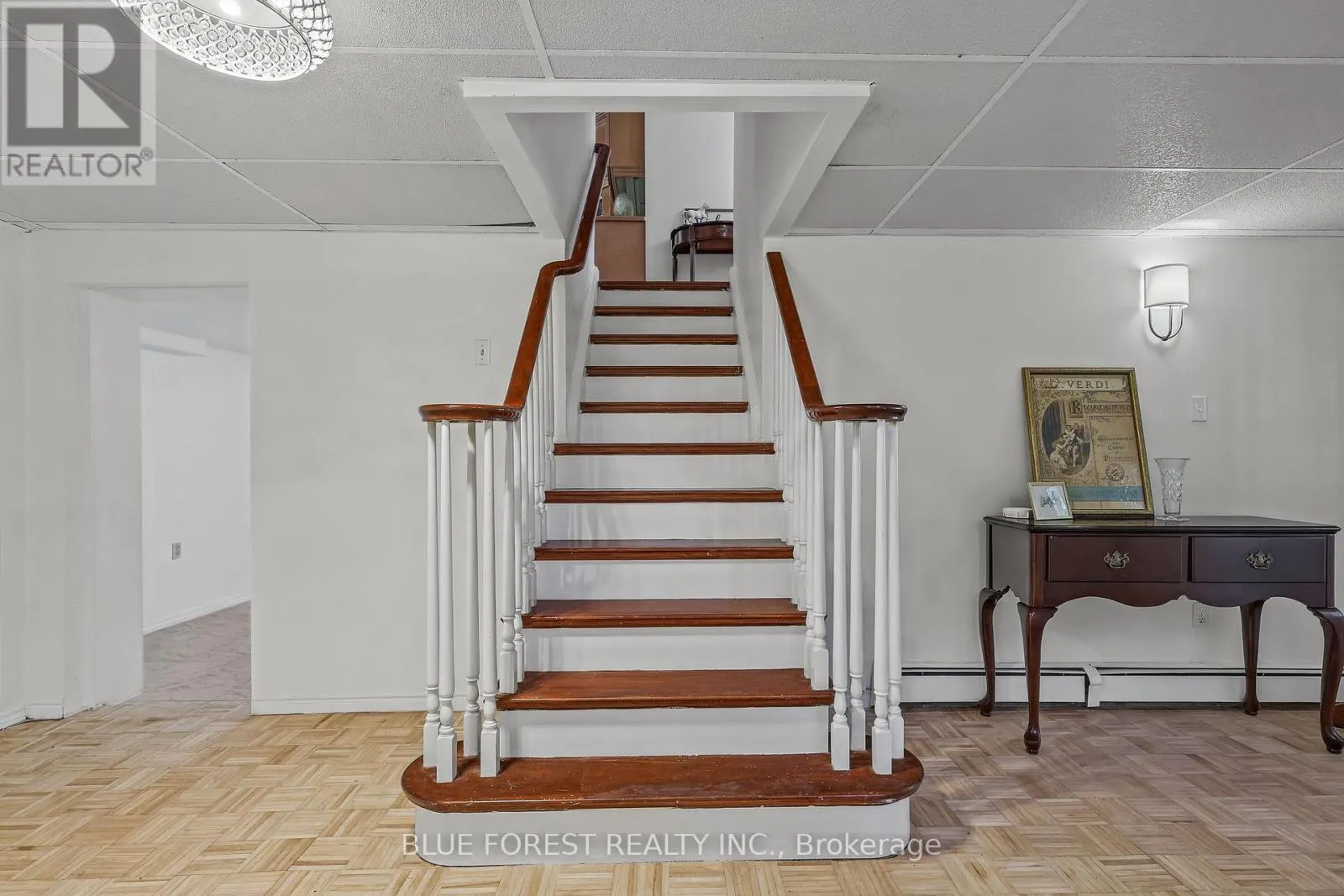 786 SPRINGBANK DRIVE