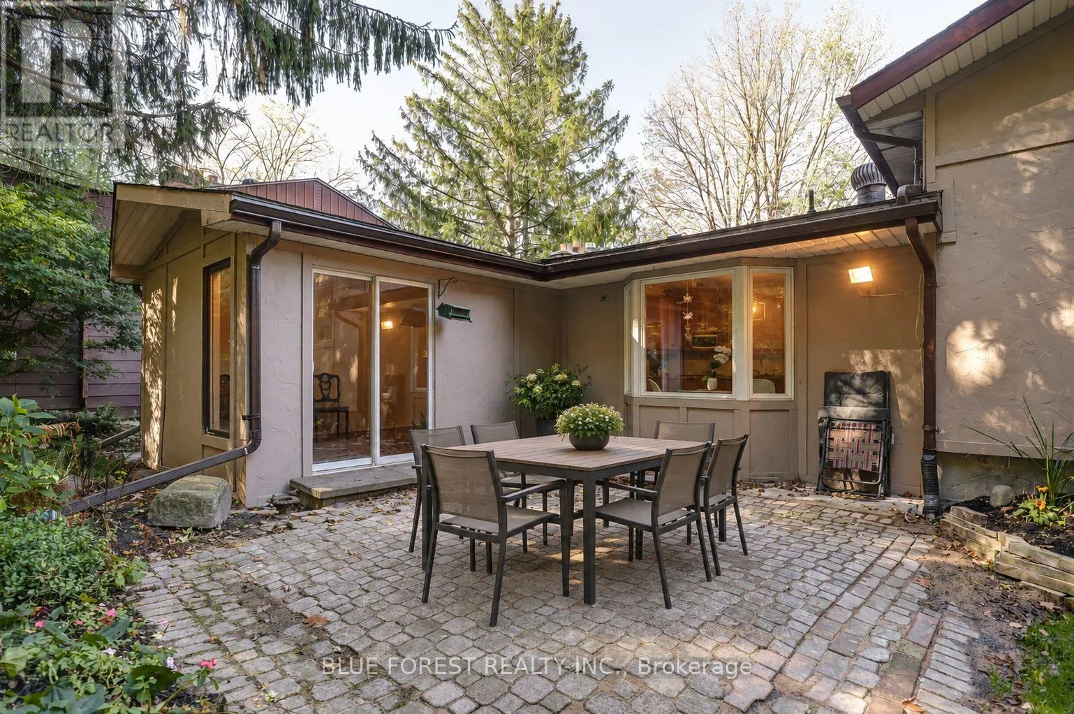 786 SPRINGBANK DRIVE